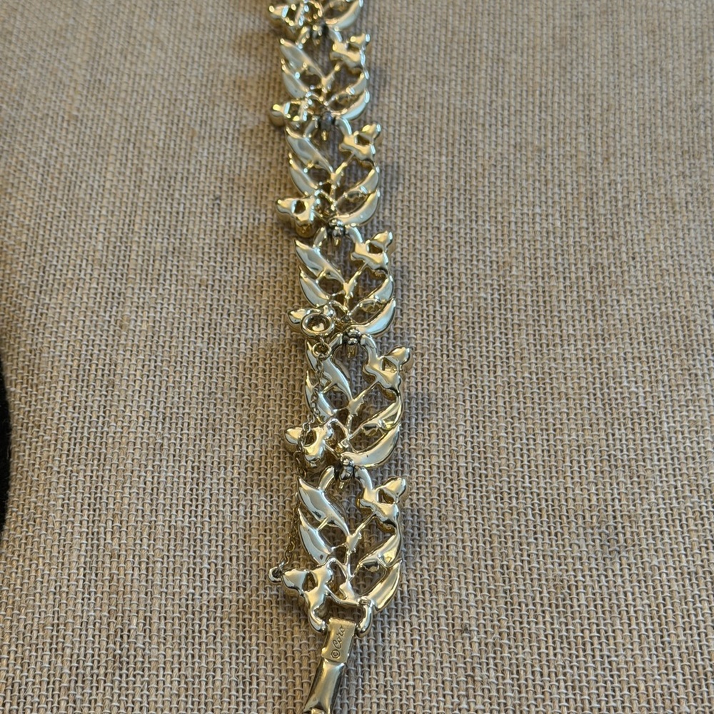 Vintage Coro Gold Tone and Orange Leaf Bracelet 7 1/2” - Picture 5 of 8
